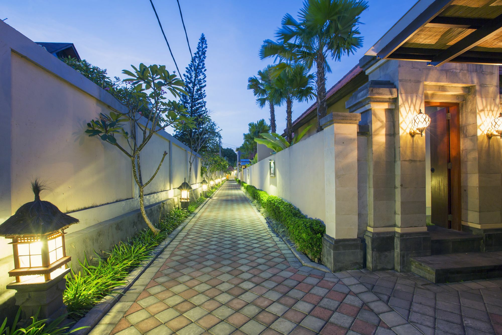 Kubal Bed And Living Hotel Seminyak  Exterior photo