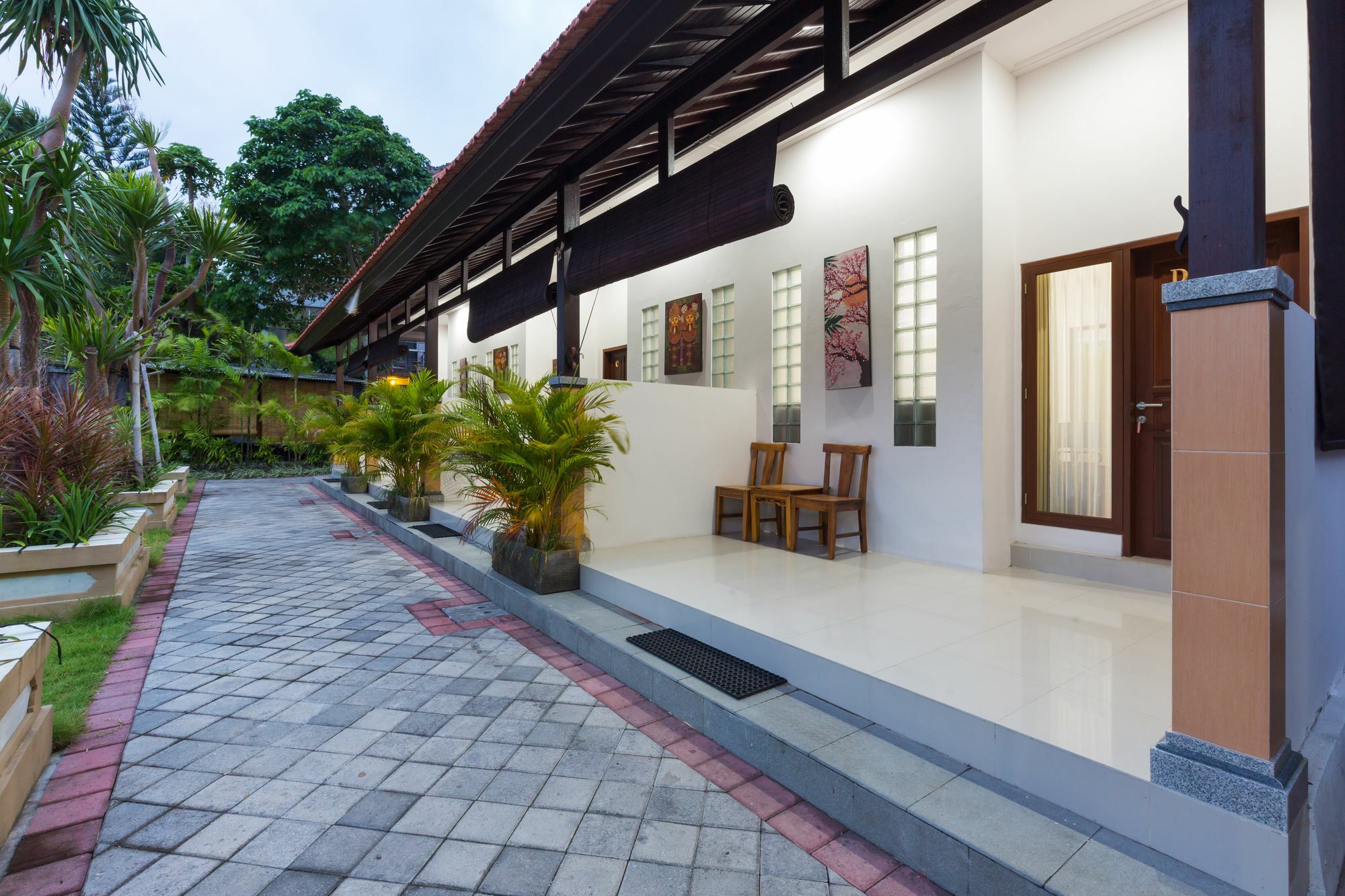 Kubal Bed And Living Hotel Seminyak  Exterior photo